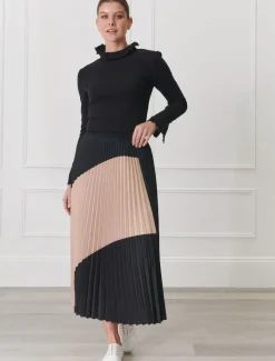 Skirts*Zjoosh Black Caramel Pleat Skirt