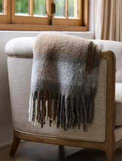 Blankets And Throws*3rd Party Other Grey Brown Plaid Tassel Throw