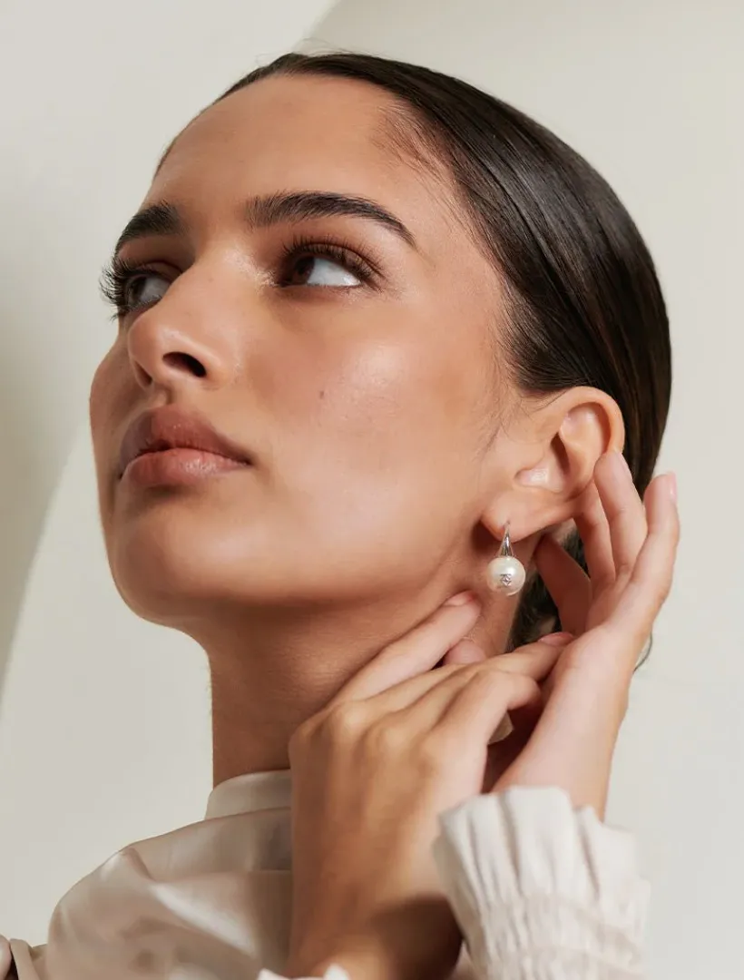 Lucienne - Zjoosh Premium|Pearl Jewellery*Zjoosh Lucienne Insignia Pearl Hooks Rhodium
