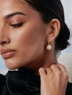 Lucienne - Zjoosh Premium|Pearl Jewellery*Zjoosh Lucienne Pearl Hooks Large Gold